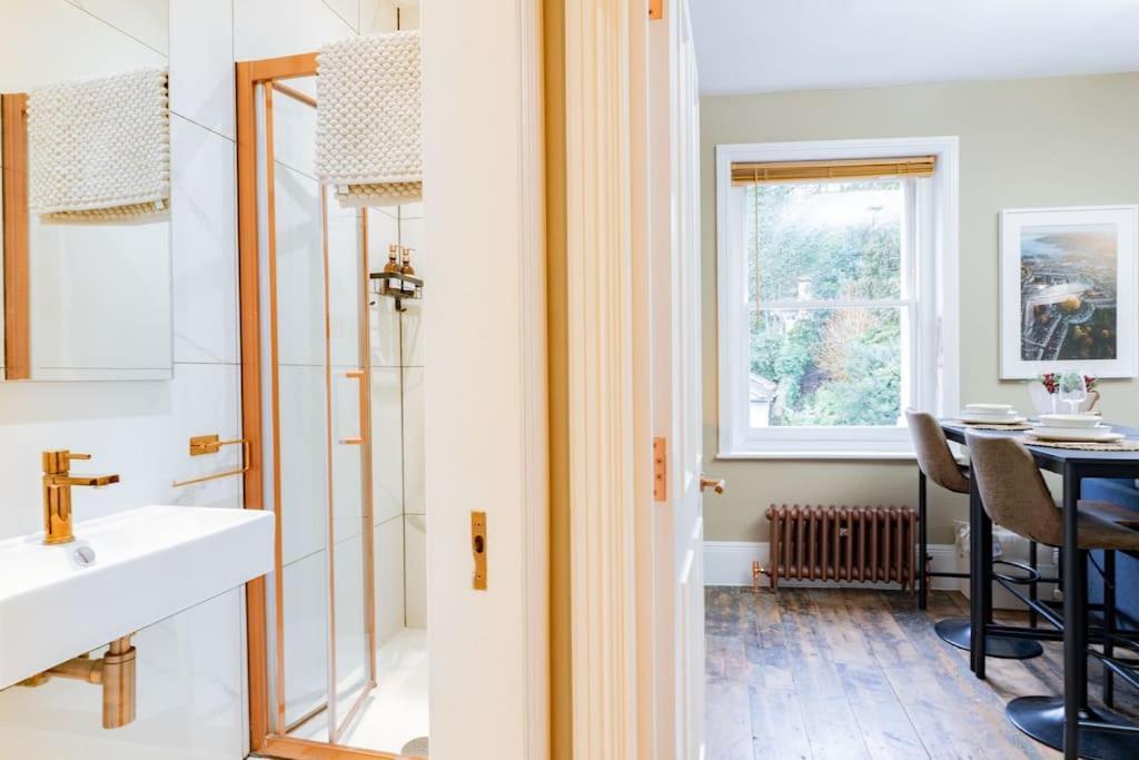 Stunning Boutique Flat In Central Location - Beatrice باث المظهر الخارجي الصورة